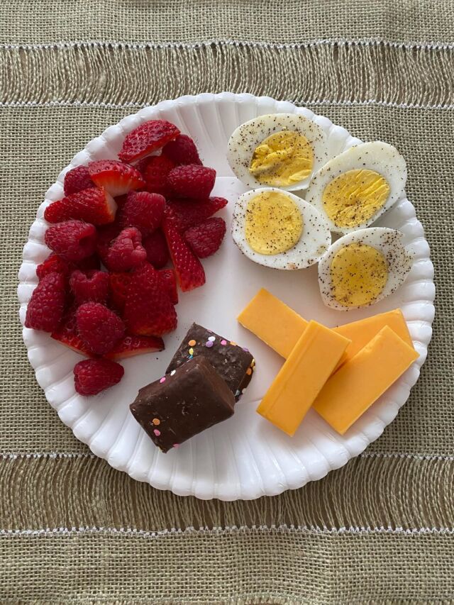Another perfect (for me) picky plate lunch kind of day…
#makeitmeaningful
#type2diabetes 
#type2diabetic 
#cookingwithT2D
#pickyplate
#newlydiagnosed