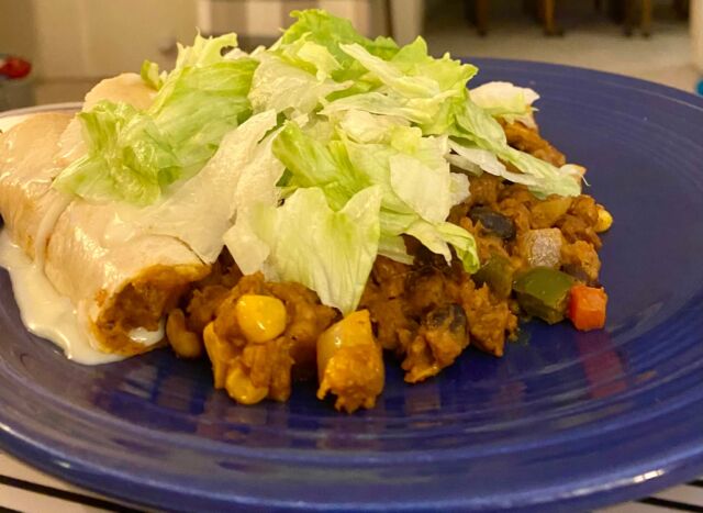 Swapping out the ground beef for ground turkey, adding lots of beans and veggies, and using zero net carb tortillas makes sheet pan quesadillas a great choice for dinner. 
#makeitmeaningful
#type2diabetes 
#type2diabetic 
#cookingwithT2D
#newlydiagnosed
